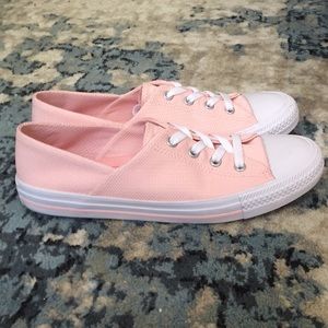 NWOT - Converse- Rare light pink low tops